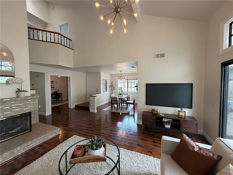 22966 Estoril Dr — Photo 5