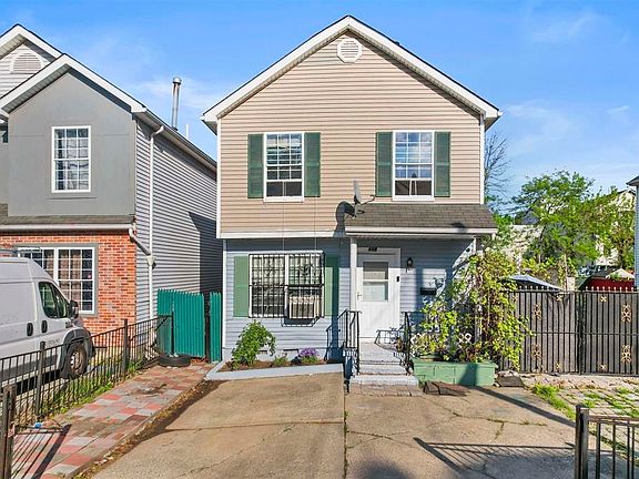 2nd image of 608 OCEAN AVE