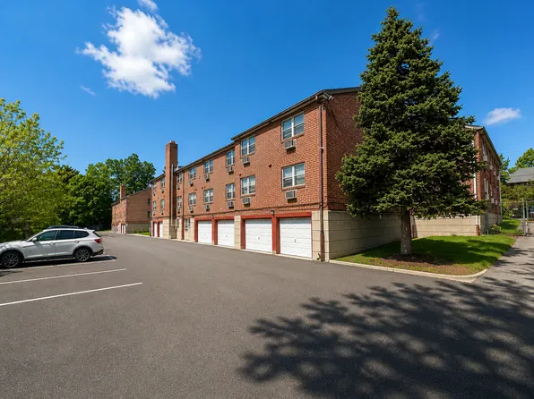 Fallsview Gardens, 3024-3026 W Queen Ln #776f18ccb, Philadelphia, PA 19127