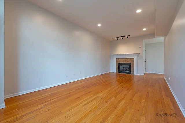 2226 W Monroe St #3 — Photo 3