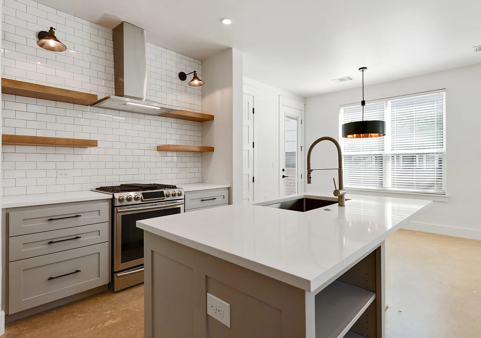 Ut Pre-Lease: 2018 New Construction: Luxury 4 Bed / 3 Bath Home In West Campus — Photo 3