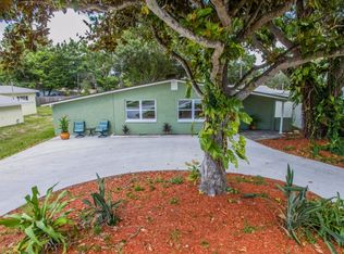 12073 Ridge Rd, Seminole, FL 33778