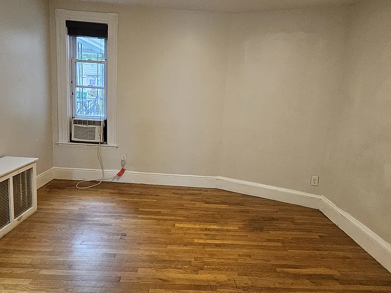 376 Medford St #1 — Photo 4