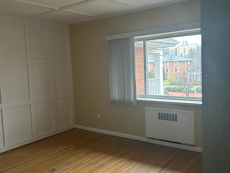 2415 Six East Ave #6 — Photo 9