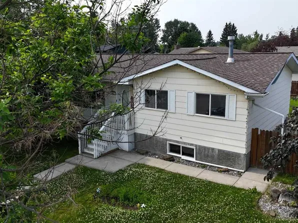 1402 E Edson Dr, Edson, AB T7E 1H6