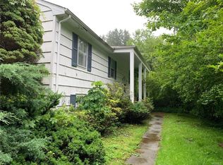 451 Bear Ridge Rd, Pleasantville, NY 10570