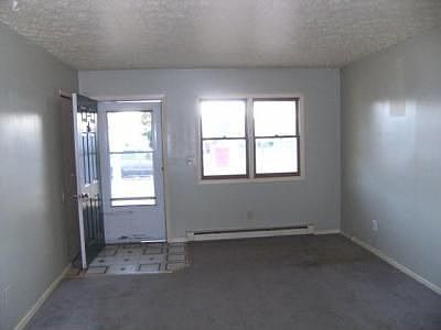 4th image of 884 Kirkwood Dr