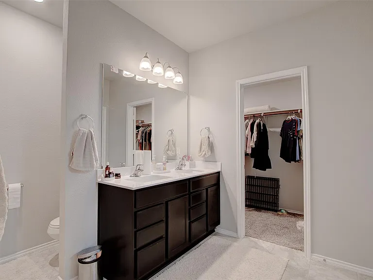 1317 Cesarina St — Photo 17