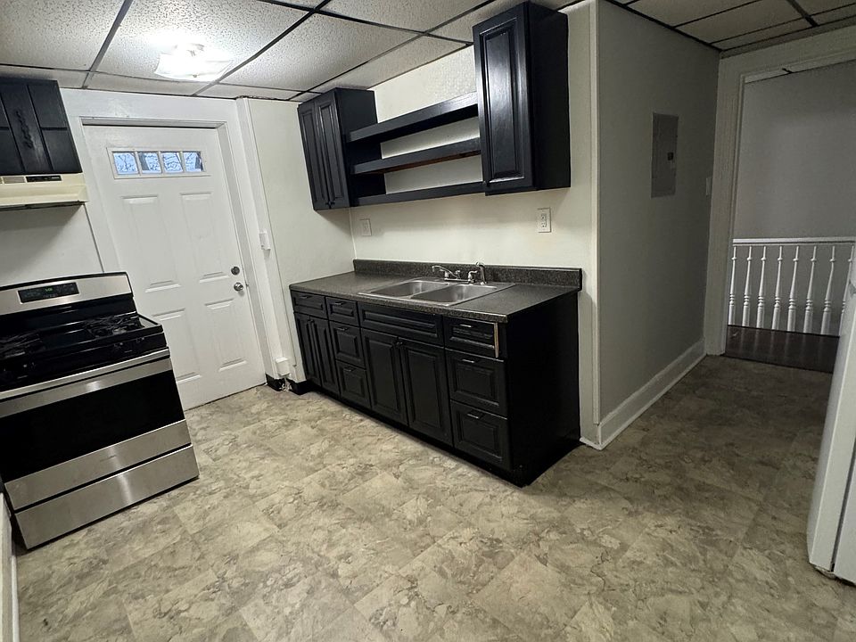 2nd image of 257 Cumberland St APT 3