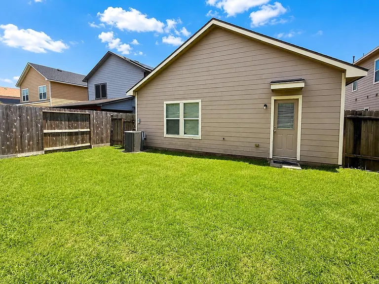 19726 Ashley Terrace Ln — Photo 29