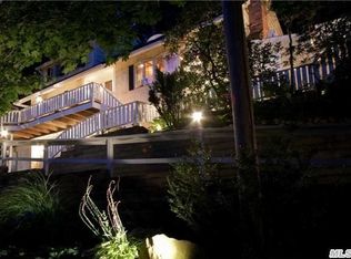 123 Fleets Cove Rd, Huntington, NY 11743