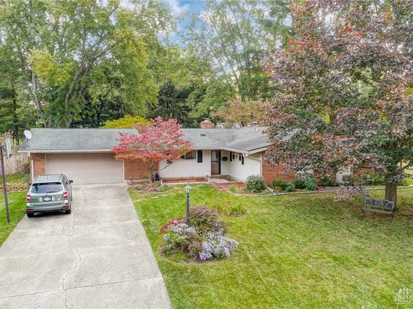 2404 Marcia Dr, Bellbrook, OH 45305