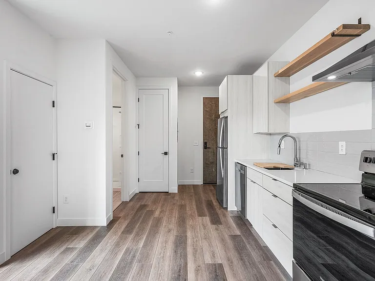 Olive Apartments — Photo 20