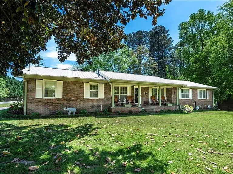 2347 Morgan Rd — Photo 30