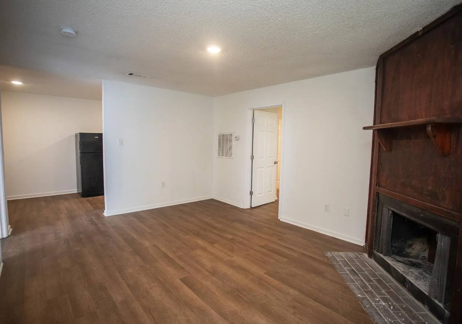 109 Limoges St - Unit B — Photo 3