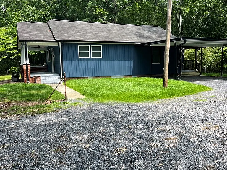 367 Lafayette Rd — Photo 3