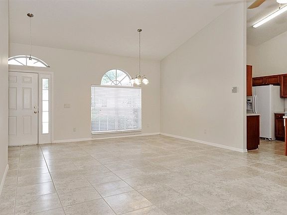 3rd image of 12013 Timberhill Dr