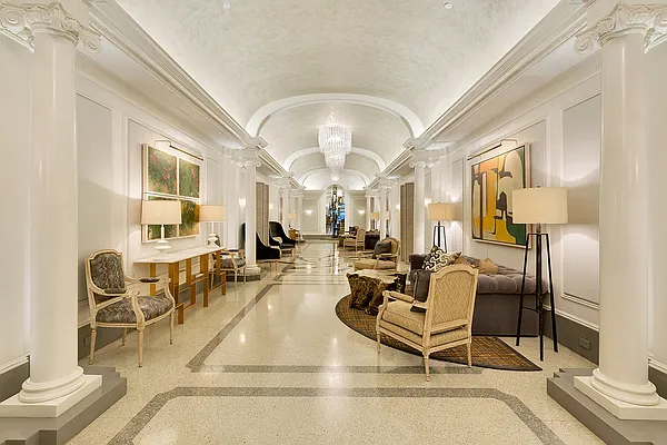 Rented by CORE | media 15