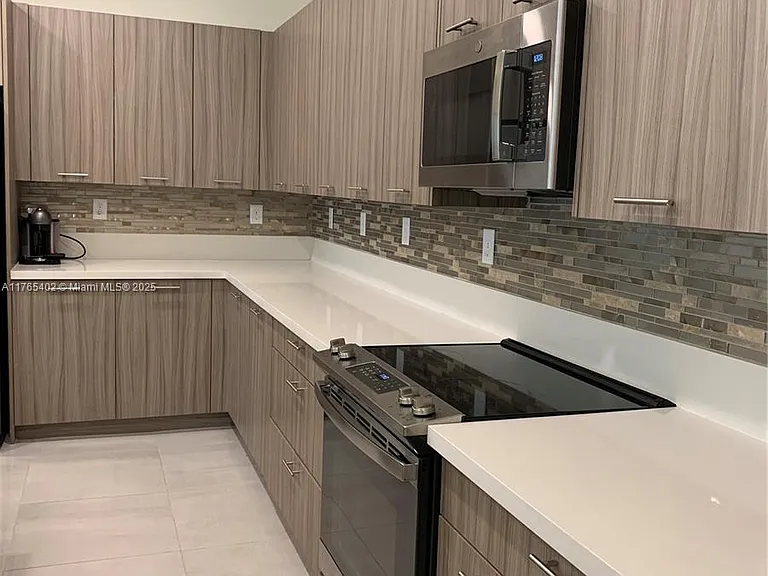 4645 NW 83rd Pkwy — Photo 28