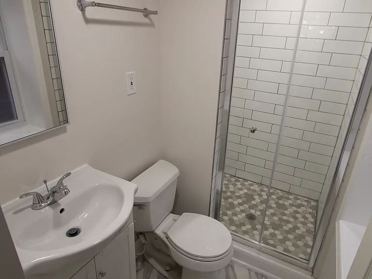 729 S 16th St #1R — Photo 8