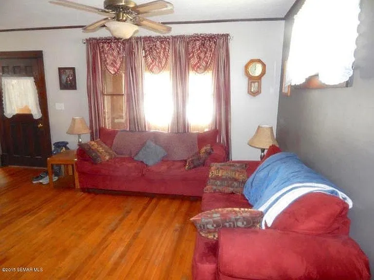623 Sheridan St — Photo 3