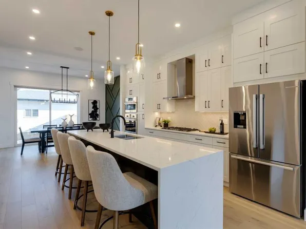 258 22nd Ave NE #258A, Calgary, AB T2E 1T5