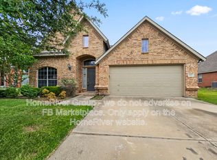 647 E Sandra Ln, Grand Prairie, TX 75052