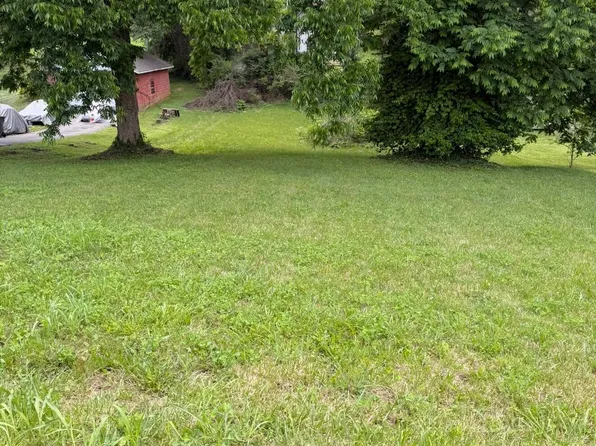 107 Holston View Dr, Bristol, TN 37620