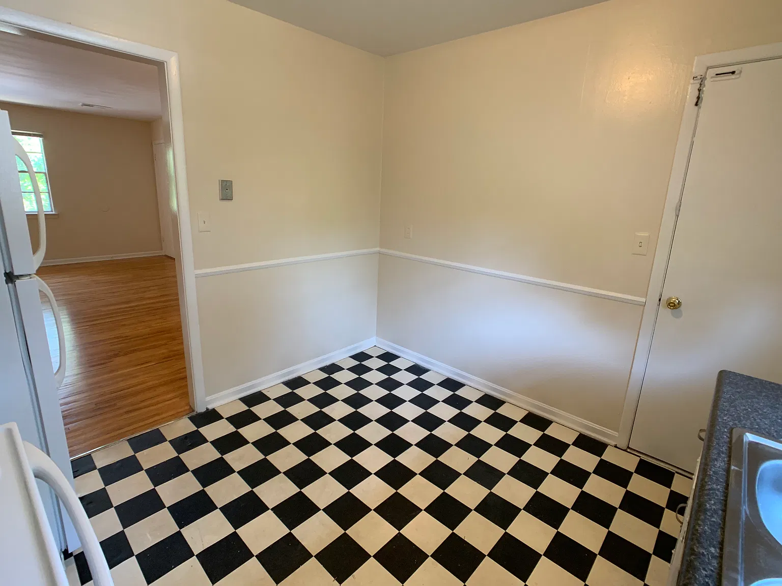 2 bed, 820 sqft, $1,325 — Photo 4