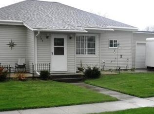 144 E Williams St, Postville, IA 52162