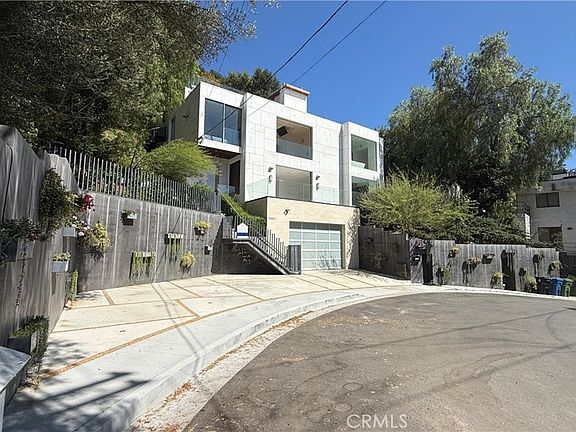 4th image of 3901 Avenida Del Sol