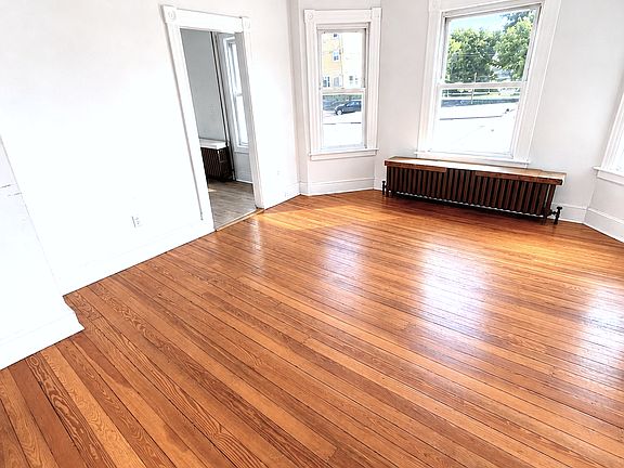 3rd image of 503 Baldwin St #T
