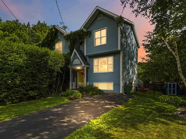 1 Fir Tree Ln, Timberlea, NS B3T 1J9
