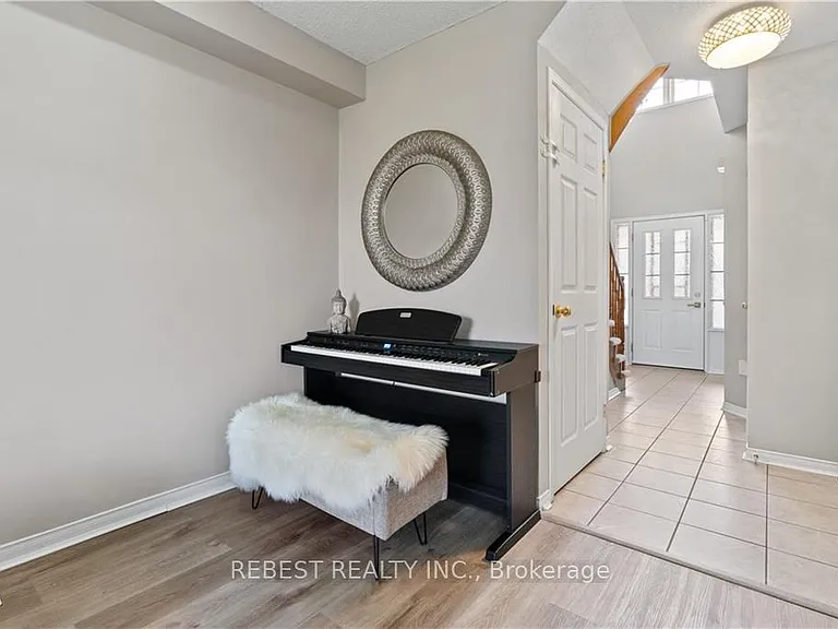 800 Paramount Dr #43 — Photo 2