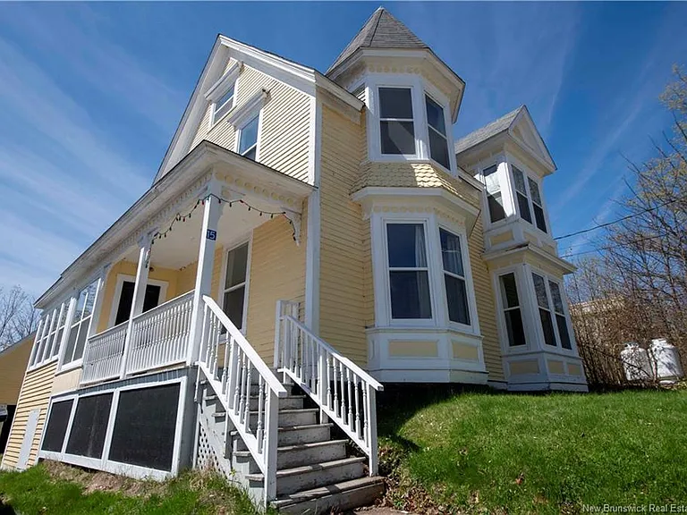 15 Allison Ave — Photo 1