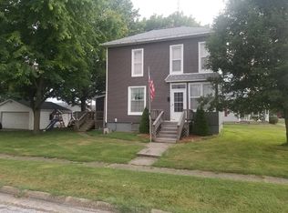 121 N Roodhouse Ave, Roodhouse, IL 62082