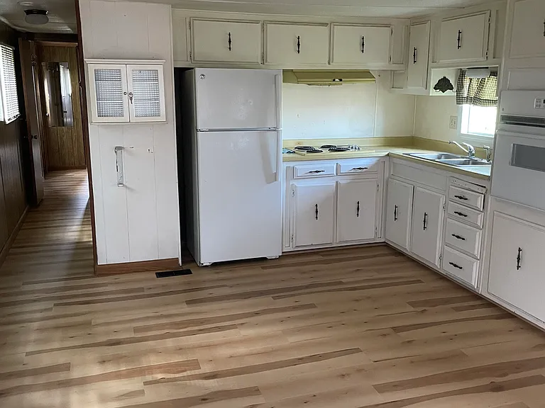 1595 Crystal Ln — Photo 4