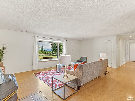 4th image of 29114 15th Ave NE