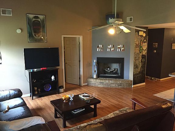 5th image of 117 Woodview Dr