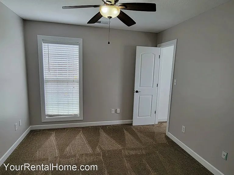 82 Grove Hill Ln — Photo 17