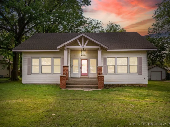 814 S McQuarrie Ave, Wagoner, OK 74467