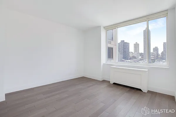 Rented by Halstead Real Estate | media 5