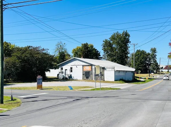 1469 Lakeway Dr, Russell Springs, KY 42642