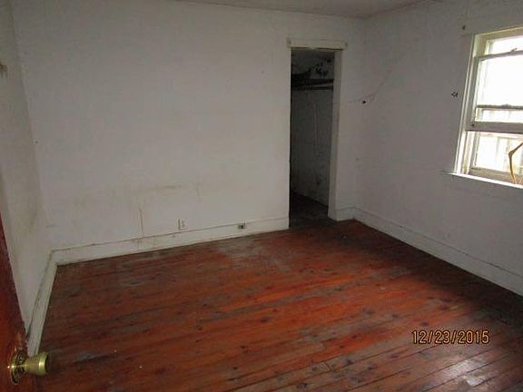 4th image of 42 Frost Ave