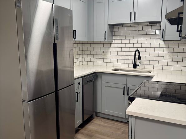 2100 Light Rd APT 210, Oswego, IL