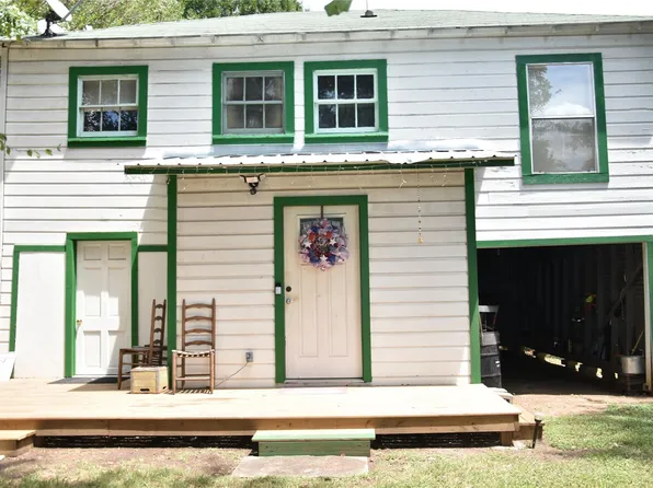 711 Lamar Ave, Crockett, TX 75835