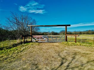 3 Hidden Valley Rd, Valley View, TX 76272