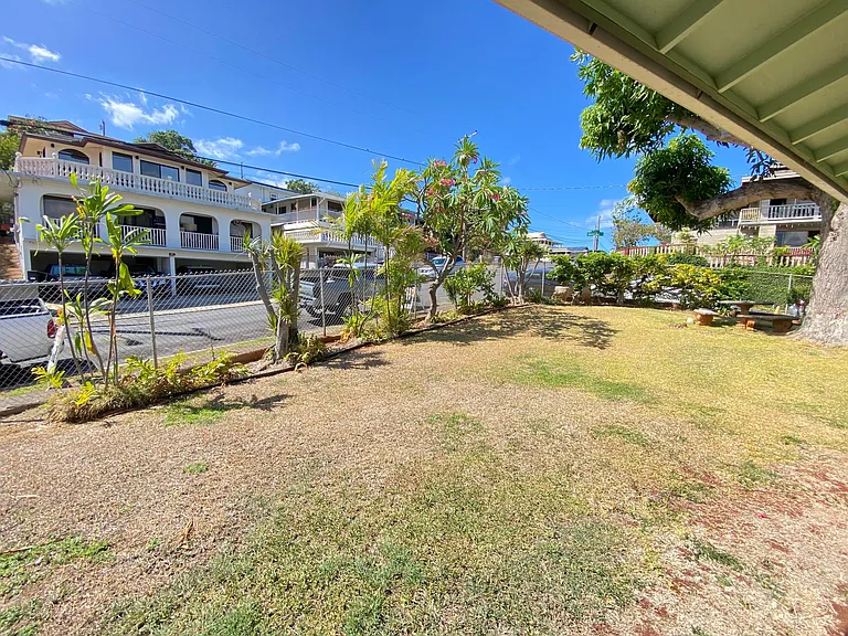 1136 Makaala St — Photo 35