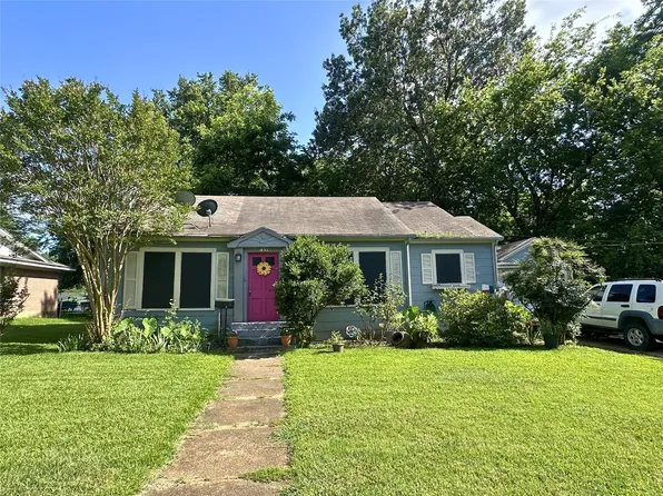 1832 E Polk St, Paris, TX 75460