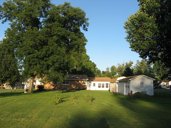 2nd image of 5611 Burdette Ln